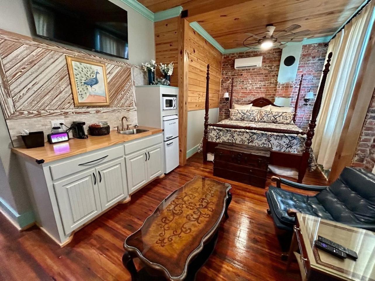 Chipley'S Squareview Inn Carthage エクステリア 写真