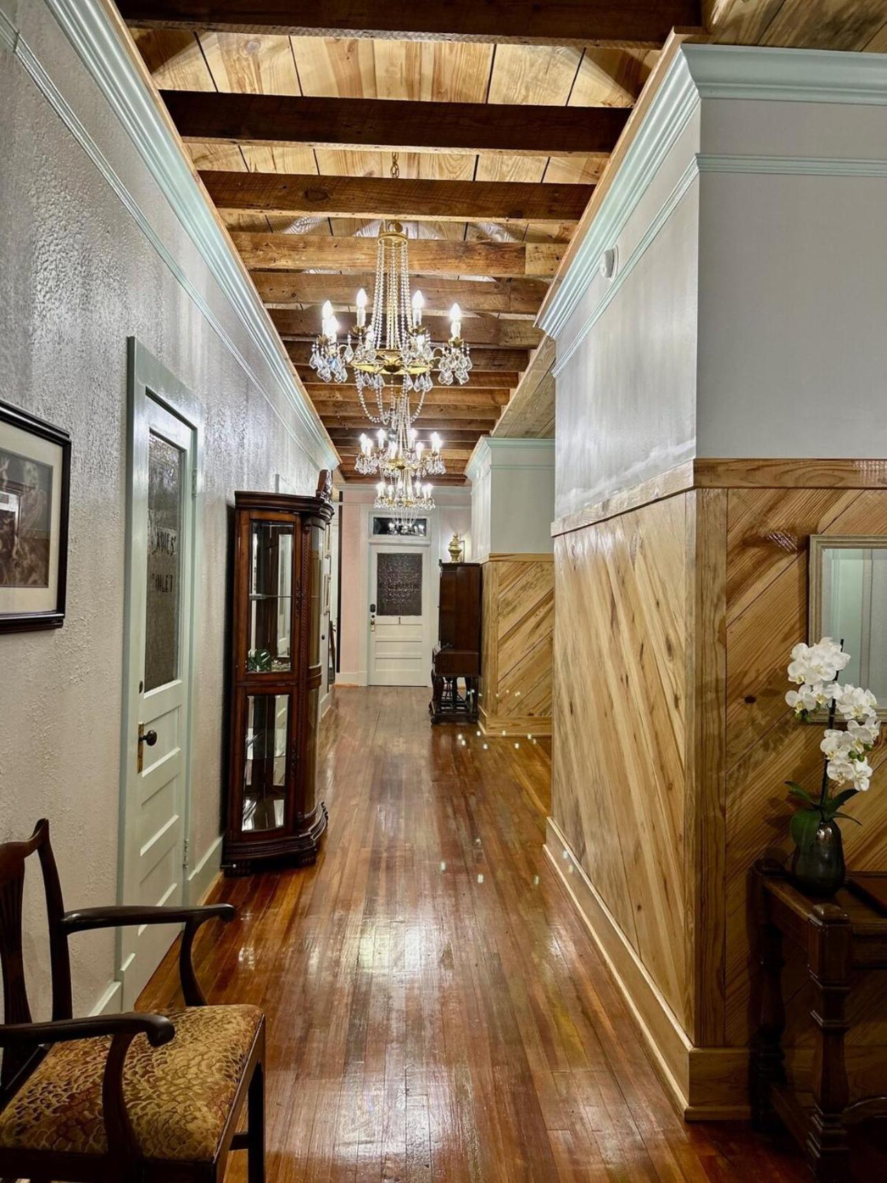 Chipley'S Squareview Inn Carthage エクステリア 写真