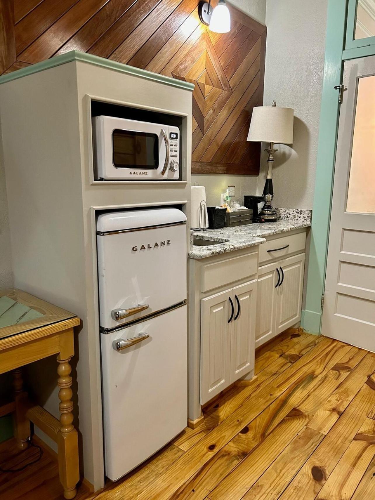 Chipley'S Squareview Inn Carthage エクステリア 写真