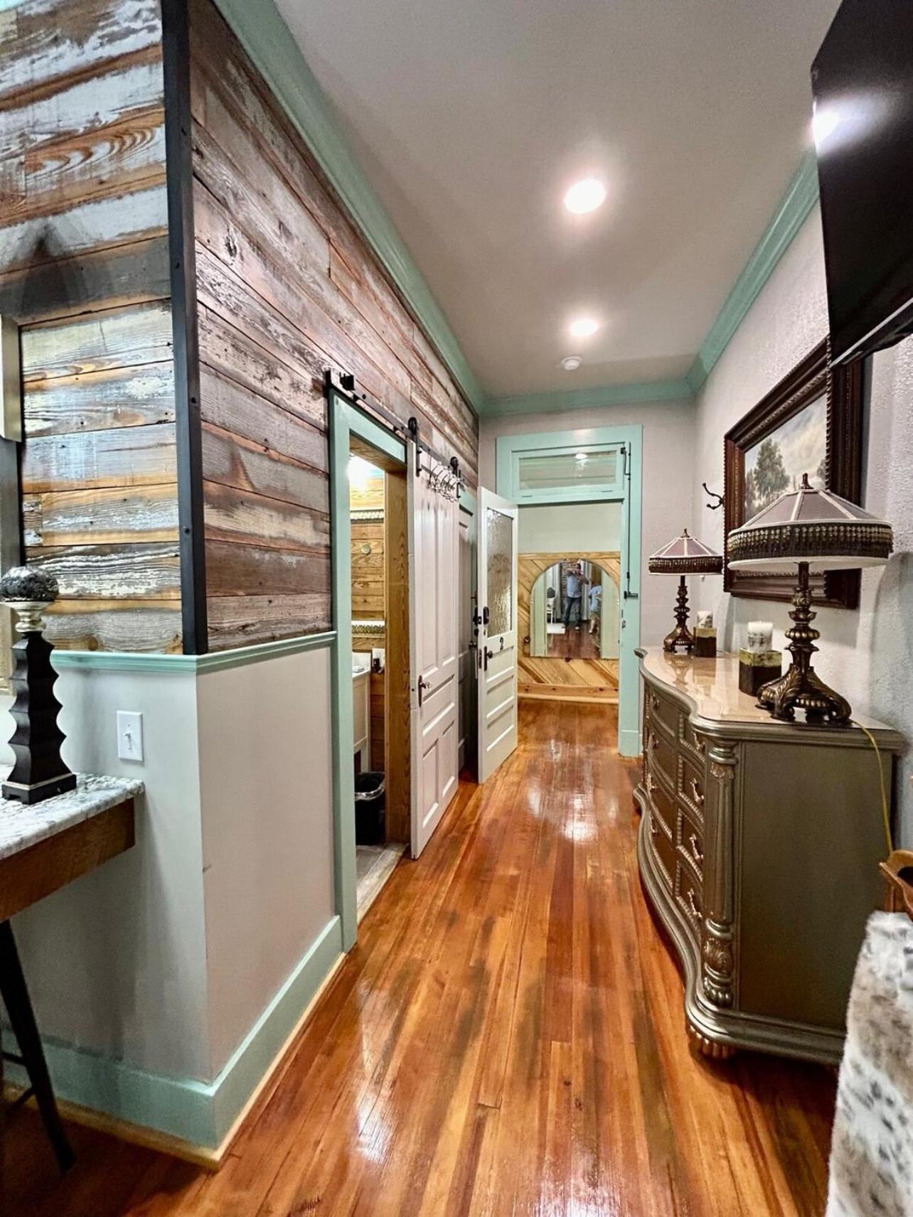 Chipley'S Squareview Inn Carthage エクステリア 写真