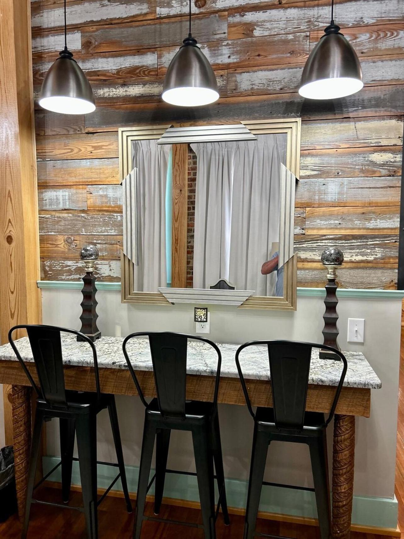 Chipley'S Squareview Inn Carthage エクステリア 写真